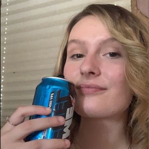 Meet your Posher, Leandra